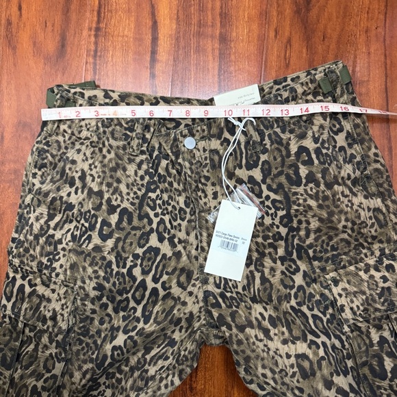 MNML Leopard Vintage Denim Cargo Flare Pants Size 32 - Picture 8 of 10